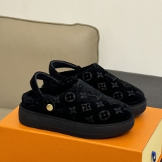 Louis Vuitton Slippers